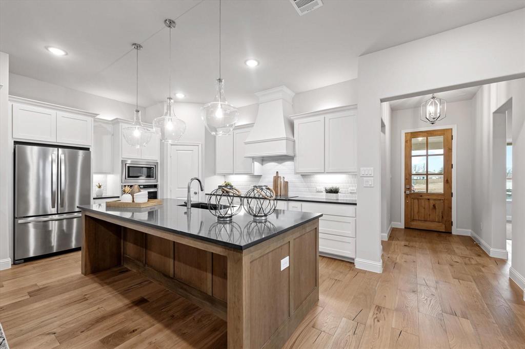 1009 Chandler Road Denton, TX 76207 - Photo 7 of 34