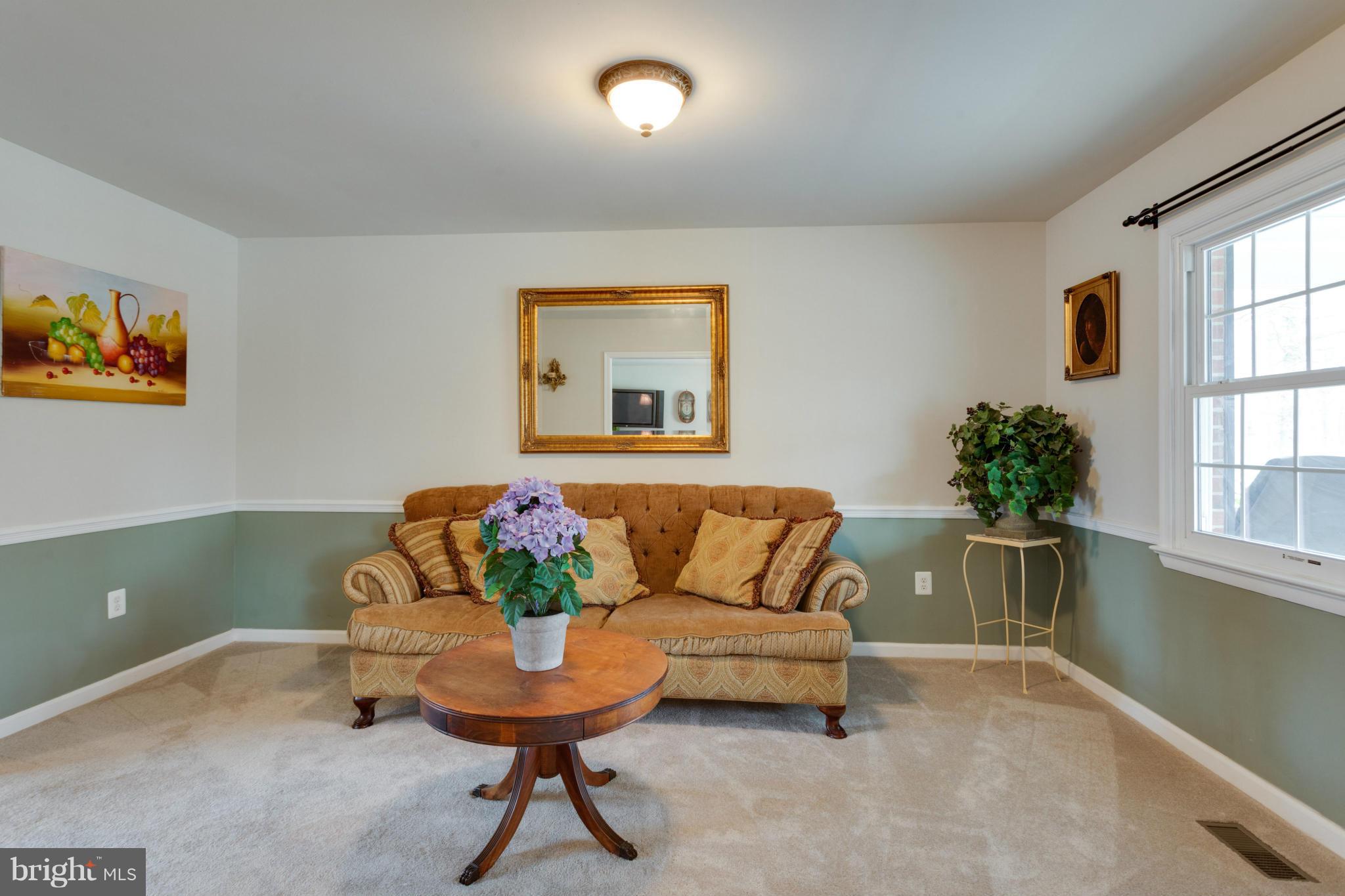 17671 Canby Road Leesburg, VA 20175 - Photo 7 of 30 Living Room