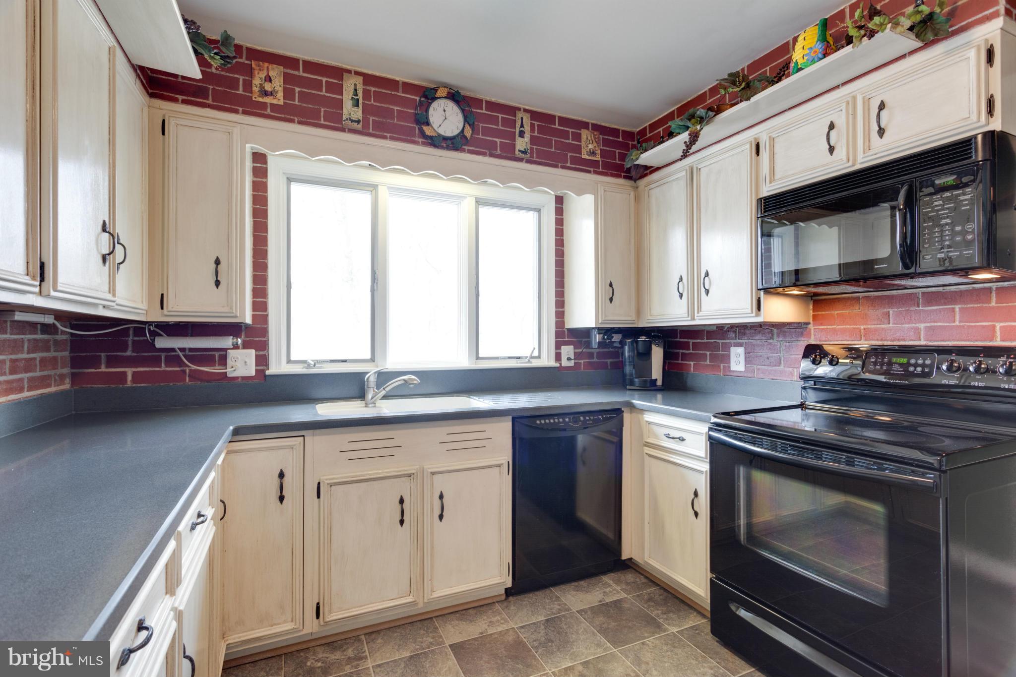 17671 Canby Road Leesburg, VA 20175 - Photo 10 of 30 Kitchen