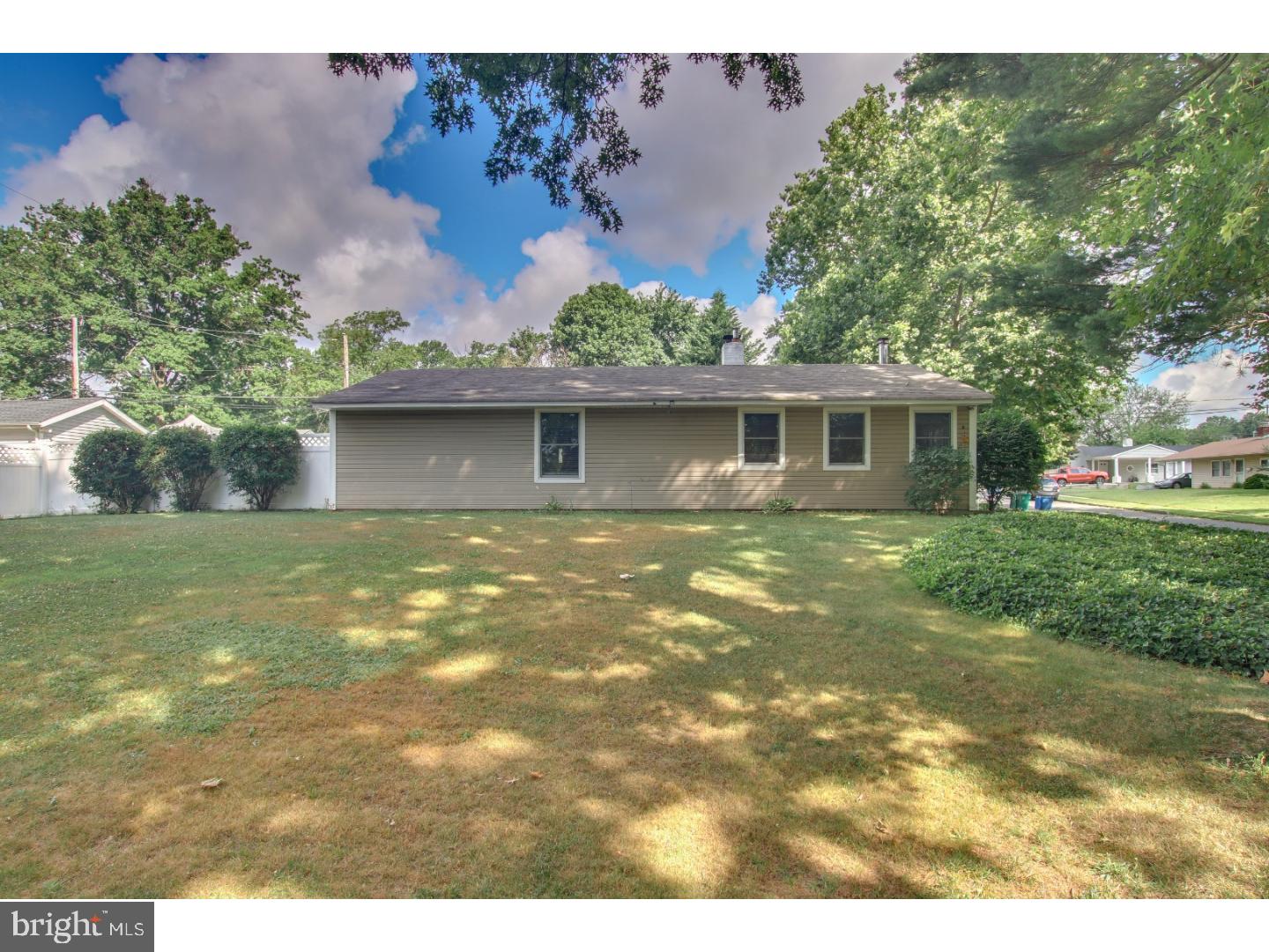 1 Goodturn Road Levittown, PA 19057 - Photo 2 of 25