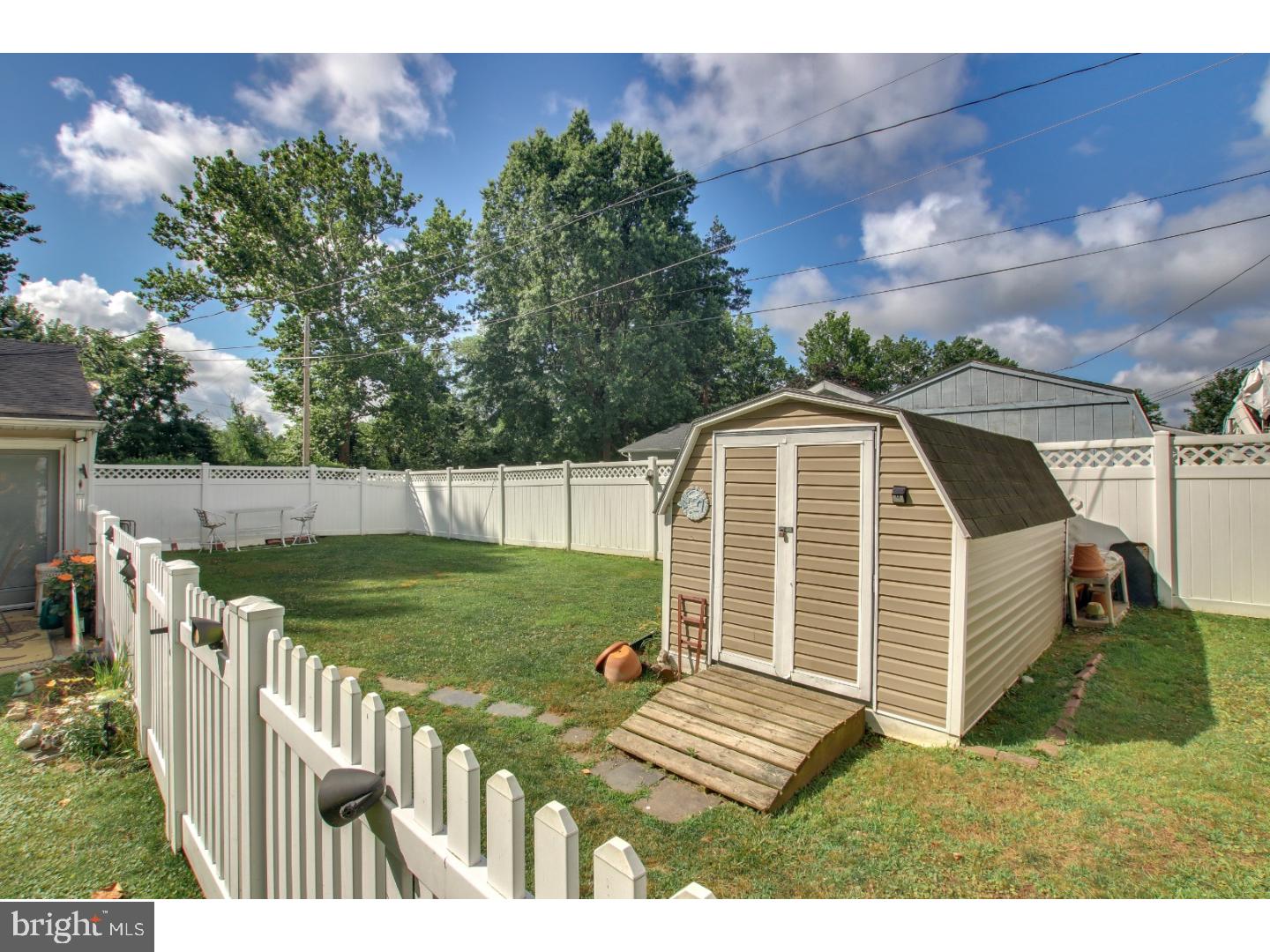 1 Goodturn Road Levittown, PA 19057 - Photo 6 of 25