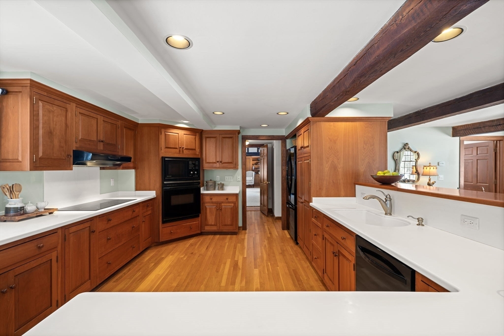 39 Mt Lebanon Street Pepperell, MA 01463 - Photo 8 of 33