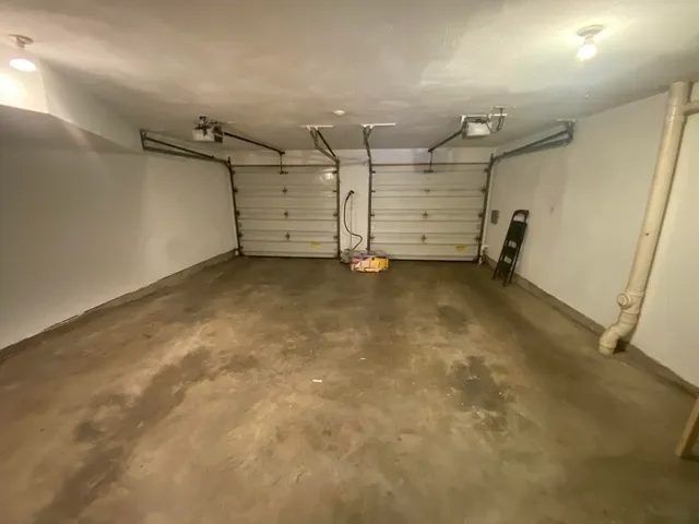 an empty room with a empty space