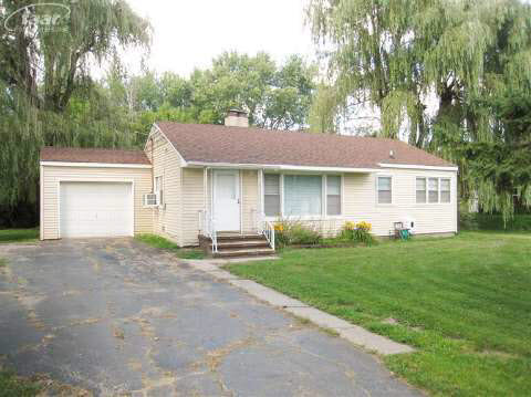 4349 East Mt Morris Road Mount Morris, MI 48458 - Photo 2 of 28 20366043-1.JPG