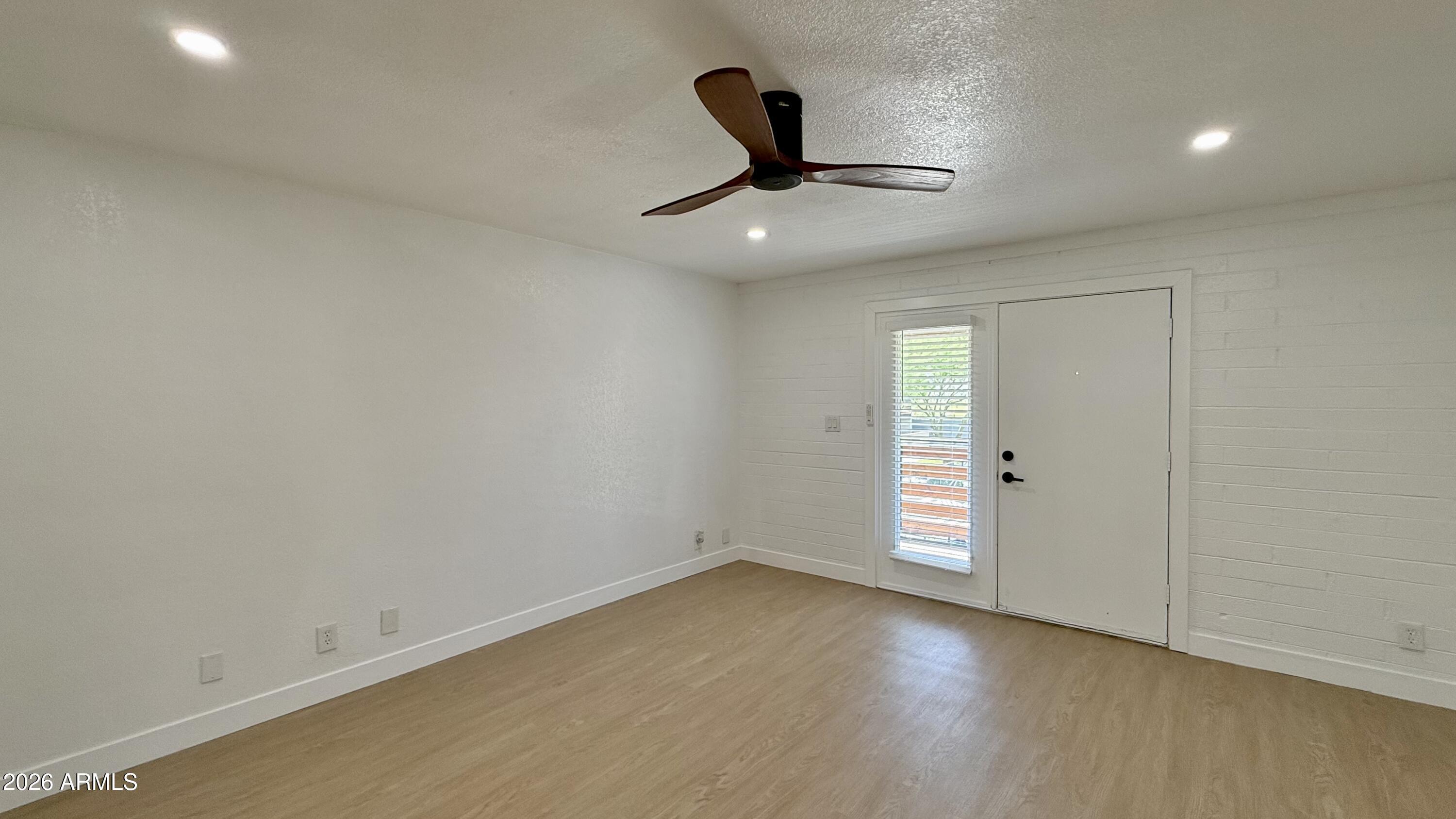 1840 West Thomas Road, Unit 21 Phoenix, AZ 85015 - Photo 4 of 15 img_1410