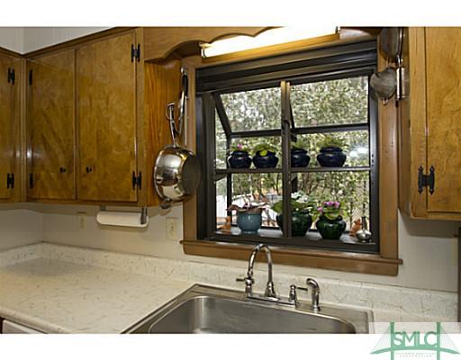12708 Sunnybrook Road Savannah, GA 31419 - Photo 11 of 25 Kitchen. Bay Window