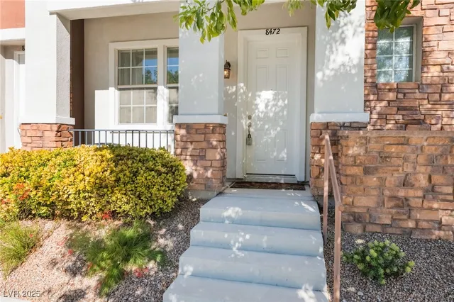 $1,678 | 8472 Garside Drive, Las Vegas, NV 89143