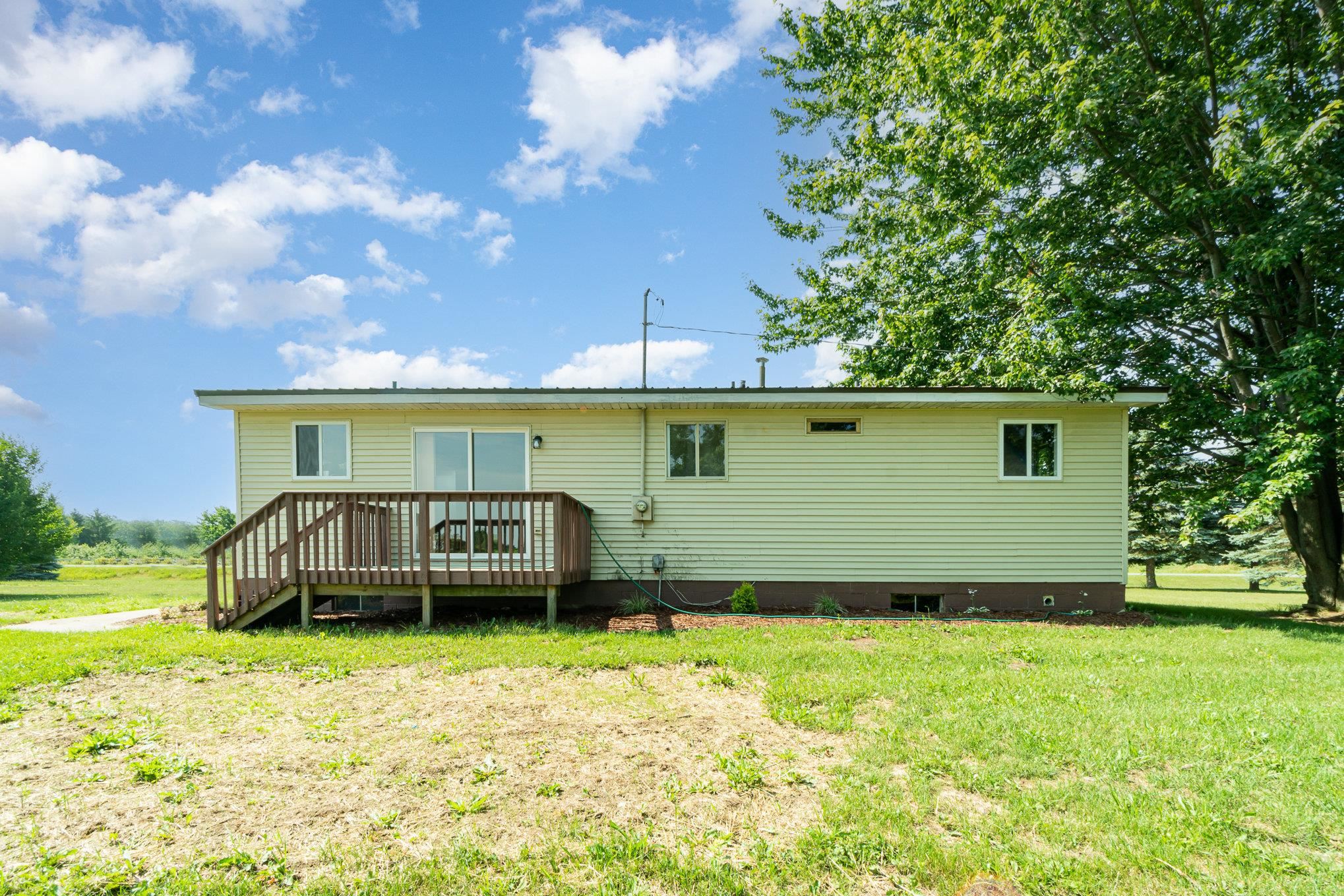 10955 East Coleman Road Coleman, MI 48618 - Photo 25 of 29 1913019-26.JPG
