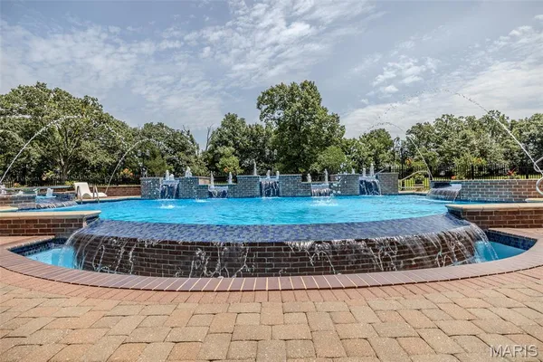$2,895,000 | 345 Coach Road, Lebanon, MO 65536