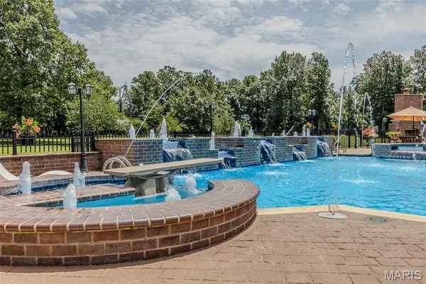 $2,895,000 | 345 Coach Road, Lebanon, MO 65536