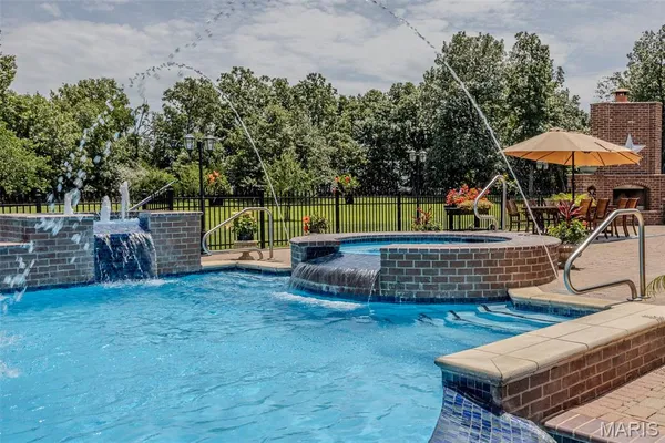 $2,895,000 | 345 Coach Road, Lebanon, MO 65536