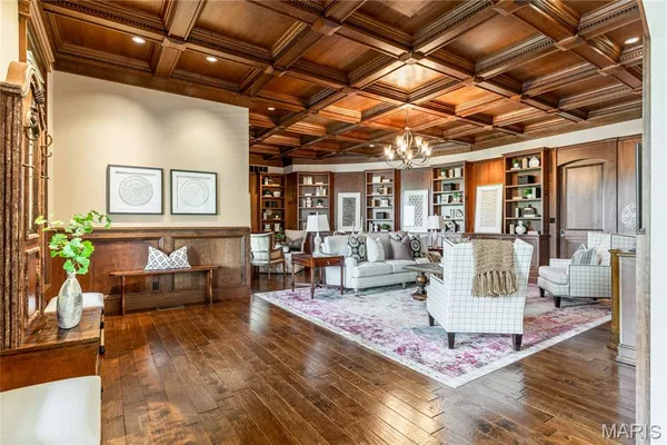 $2,895,000 | 345 Coach Road, Lebanon, MO 65536
