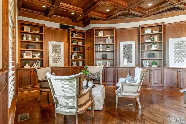 $2,895,000 | 345 Coach Road, Lebanon, MO 65536