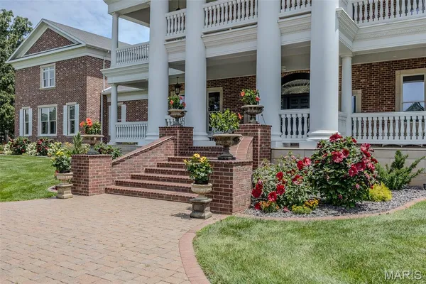 $2,895,000 | 345 Coach Road, Lebanon, MO 65536