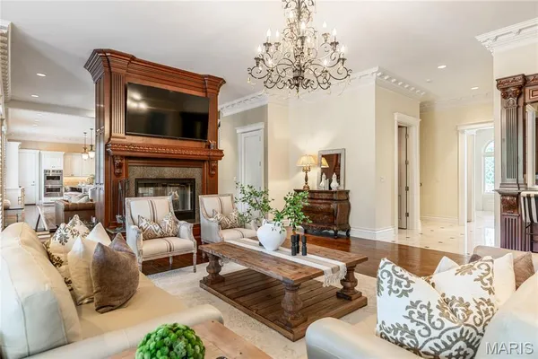 $2,895,000 | 345 Coach Road, Lebanon, MO 65536