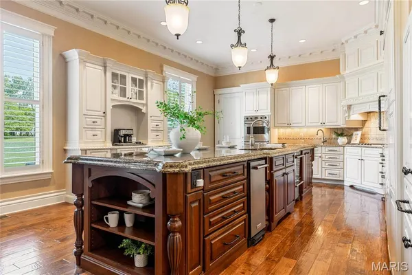 $2,895,000 | 345 Coach Road, Lebanon, MO 65536