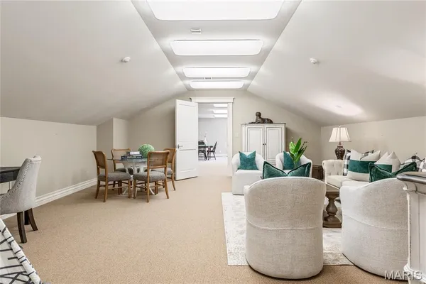 $2,895,000 | 345 Coach Road, Lebanon, MO 65536
