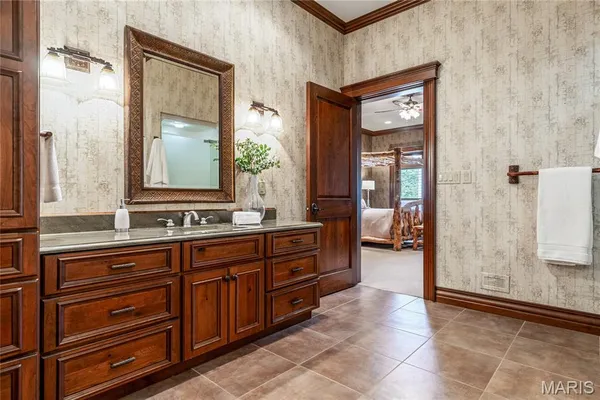 $2,895,000 | 345 Coach Road, Lebanon, MO 65536