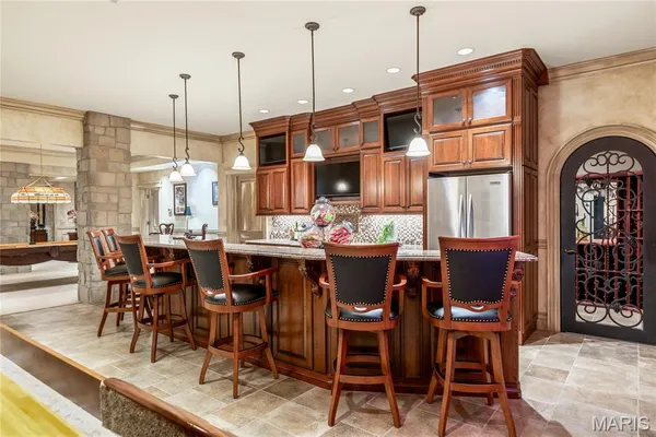 $2,895,000 | 345 Coach Road, Lebanon, MO 65536