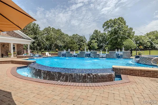 $2,895,000 | 345 Coach Road, Lebanon, MO 65536