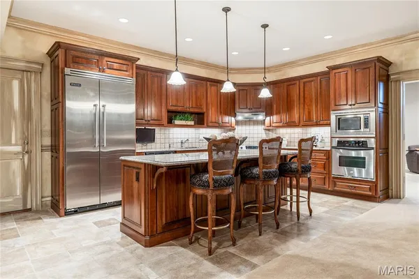 $2,895,000 | 345 Coach Road, Lebanon, MO 65536