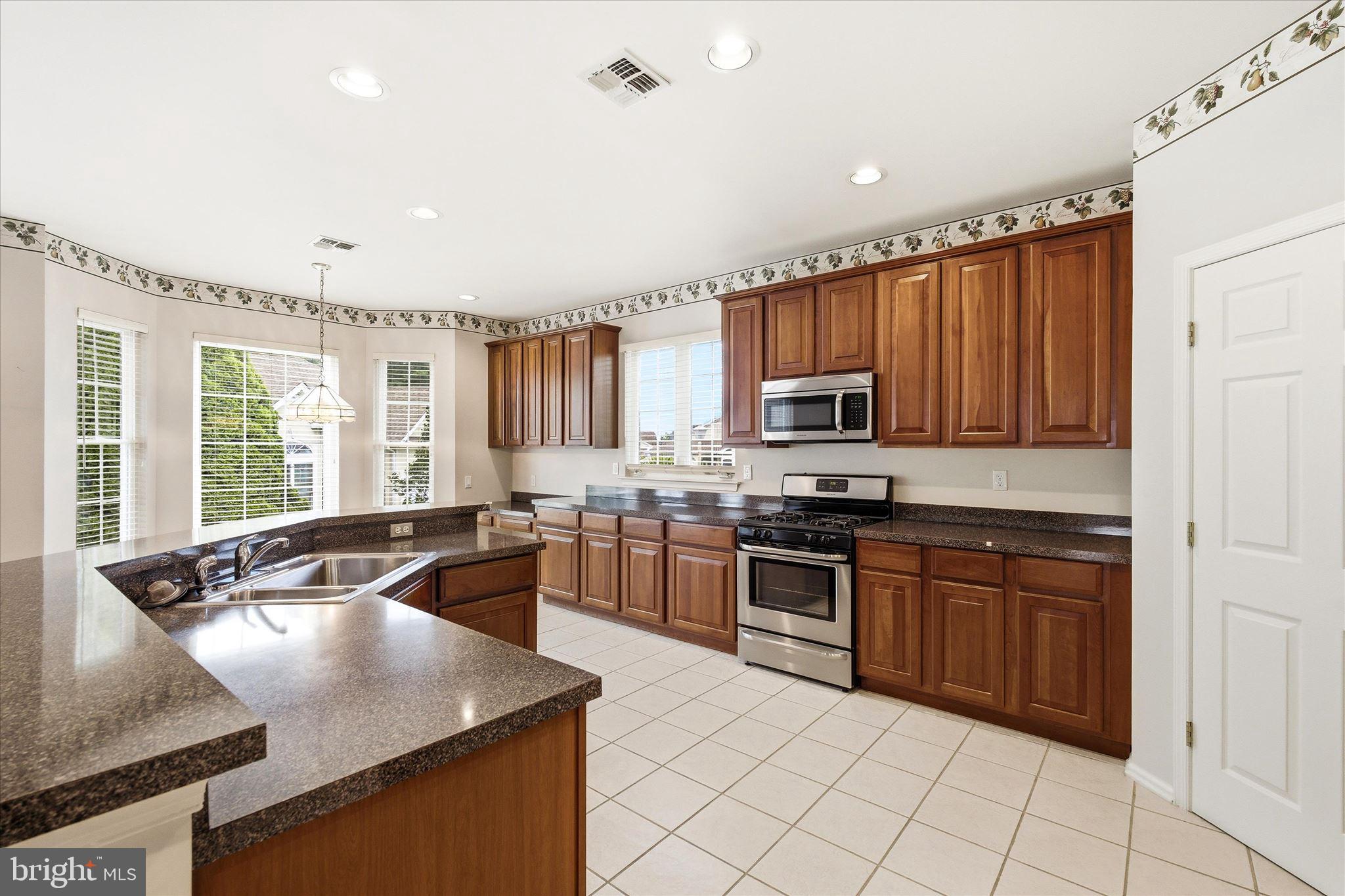 6 Valley Stream Place Barnegat, NJ 08005 - Photo 15 of 58