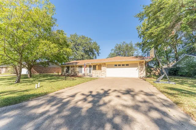 $325,000 | 417 Merrell Drive, Sulphur Springs, TX 75482