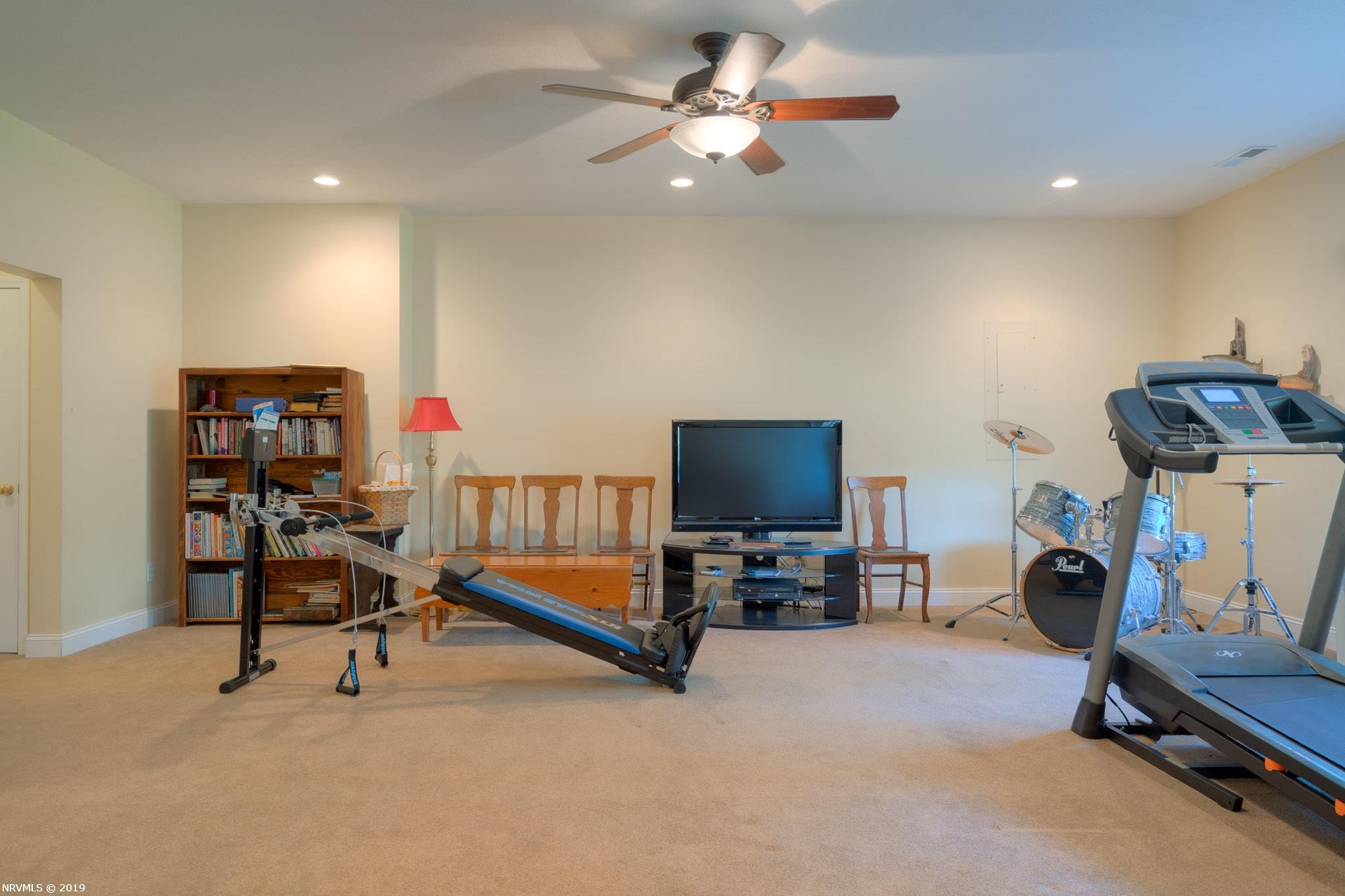 359 Horseshoe Farm Road Pembroke, VA 24136 - Photo 37 of 48 Gallery Image 37