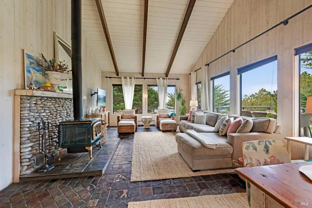 $1,475,000 | 20850 Highway 1, Jenner, CA 95450