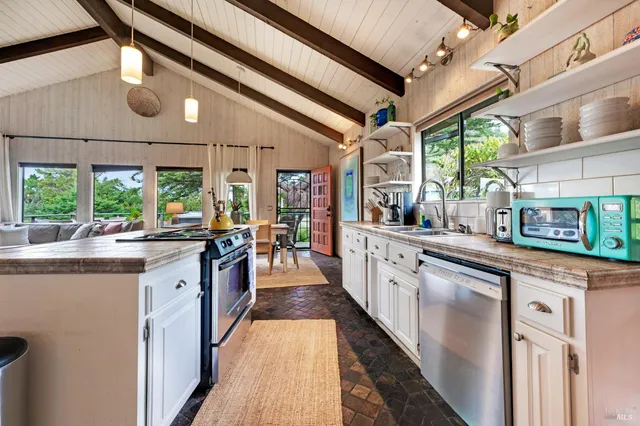 $1,475,000 | 20850 Highway 1, Jenner, CA 95450