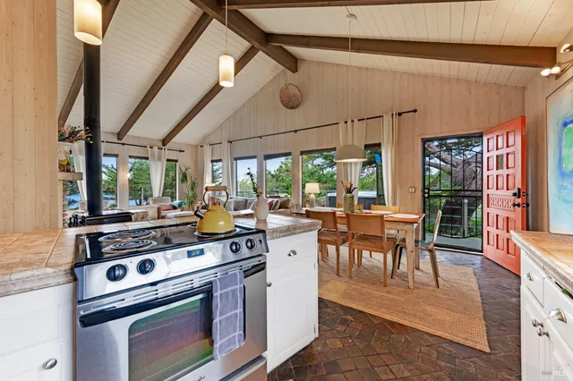 $1,475,000 | 20850 Highway 1, Jenner, CA 95450