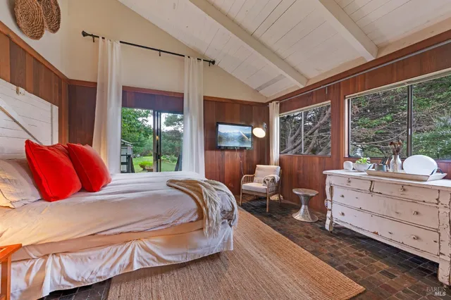 $1,475,000 | 20850 Highway 1, Jenner, CA 95450