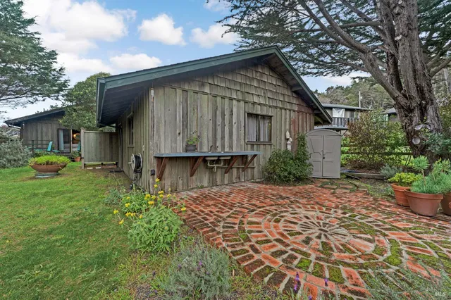 $1,475,000 | 20850 Highway 1, Jenner, CA 95450
