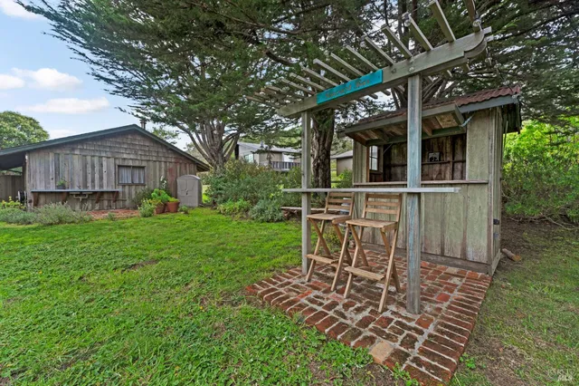 $1,475,000 | 20850 Highway 1, Jenner, CA 95450