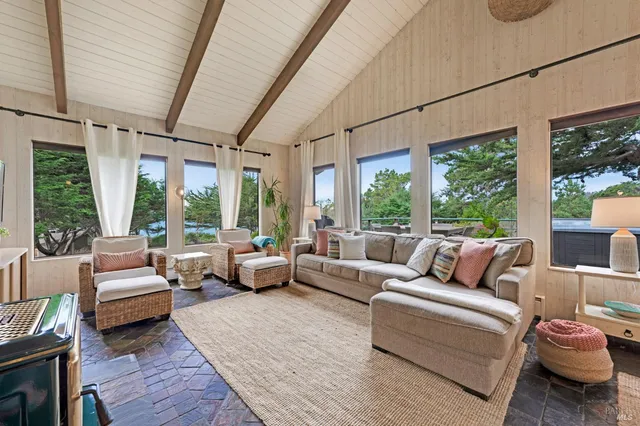 $1,475,000 | 20850 Highway 1, Jenner, CA 95450