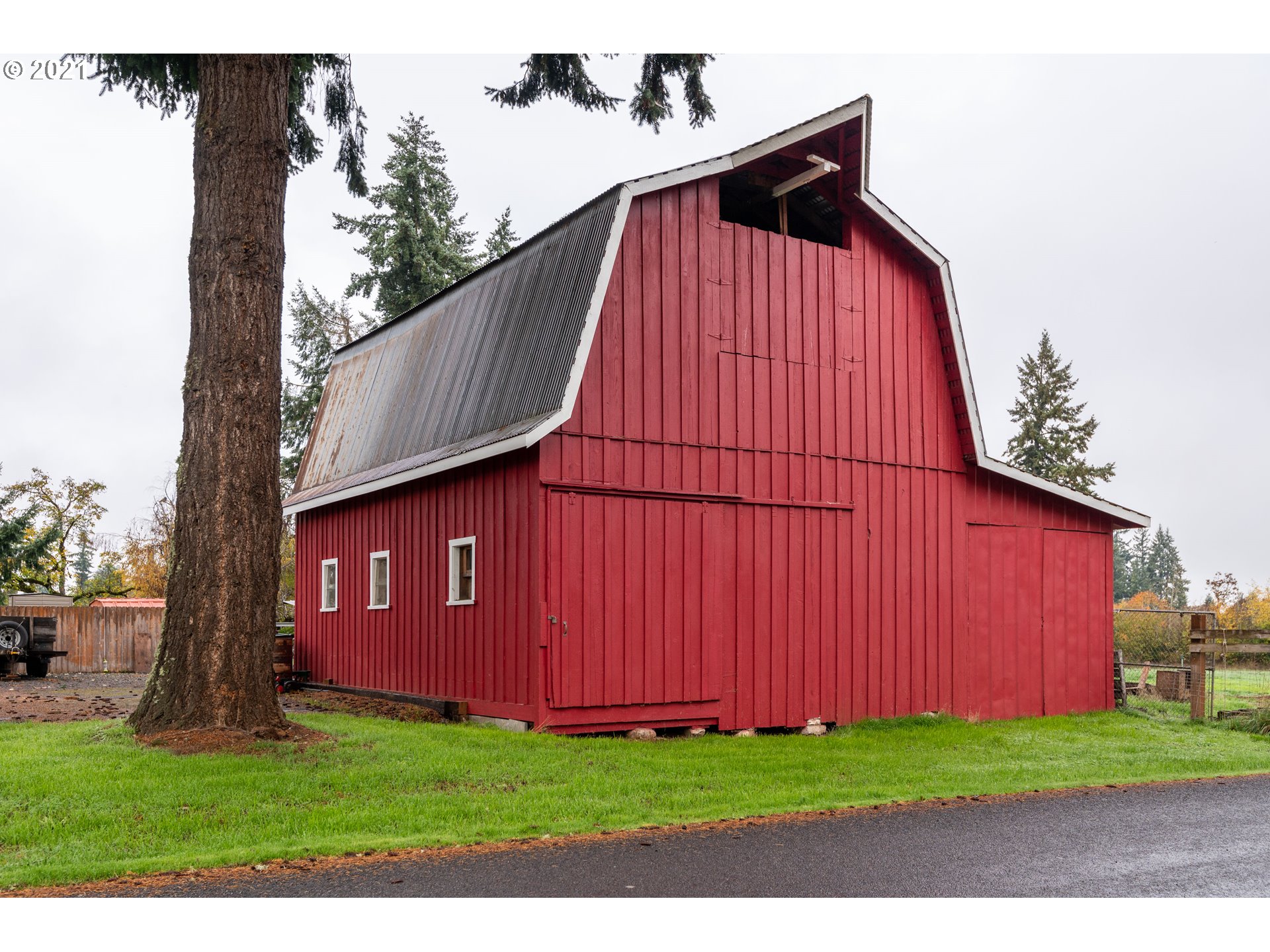 84832 Edenvale Road Pleasant Hill, OR 97455 - Photo 15 of 32 a view of a house with a yard
