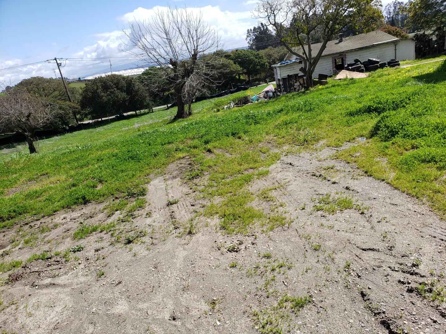 29 Rancho Road Watsonville, CA 95076 - Photo 3 of 6 Gallery Image 3