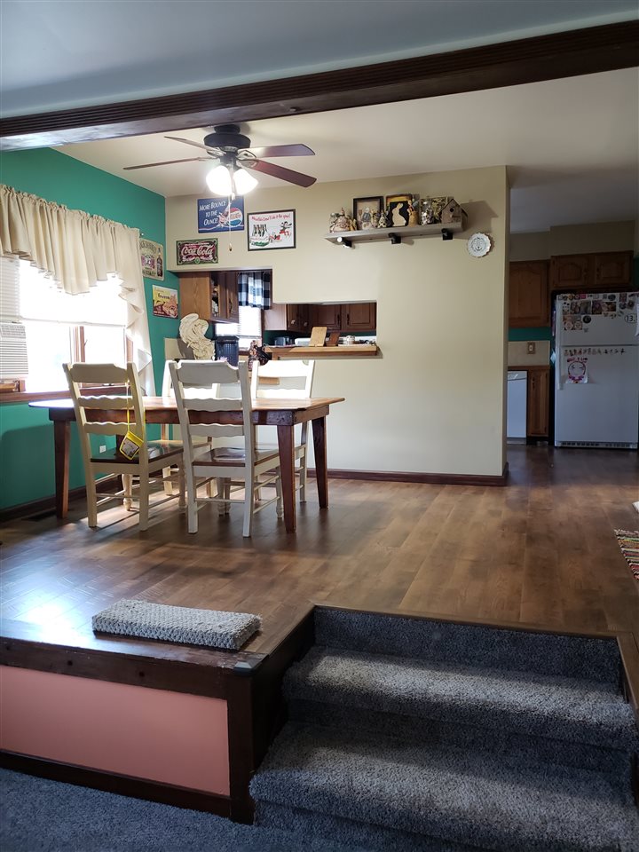 9386 West Stanley Road Flushing, MI 48433 - Photo 5 of 15 31391537-4.JPG