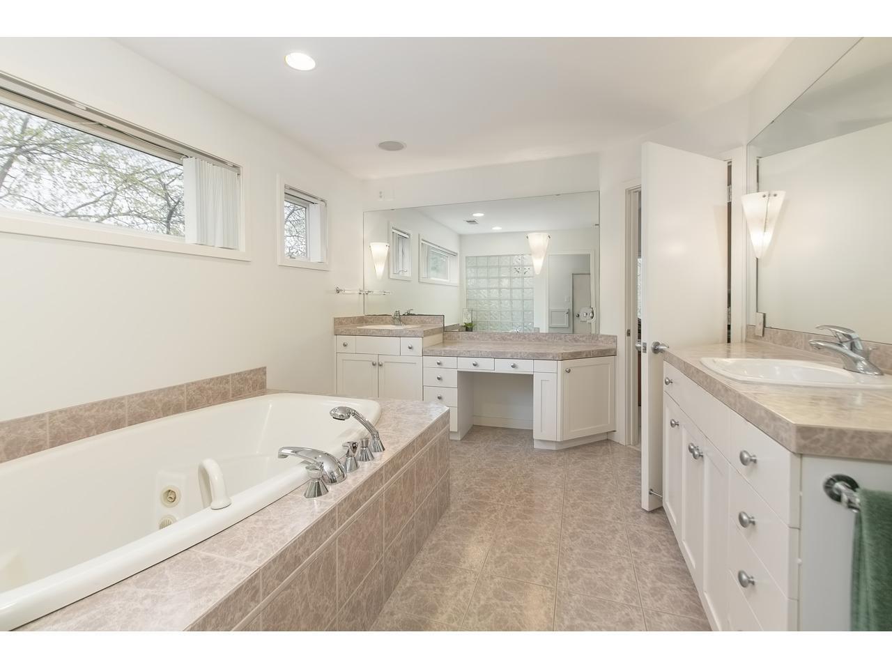 5429 Vining Point Road Minnetonka, MN 55345 - Photo 26 of 51