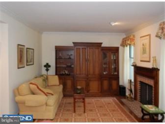 214 Springhouse Pond Wayne, PA 19087 - Photo 4 of 12 Gallery Image 4