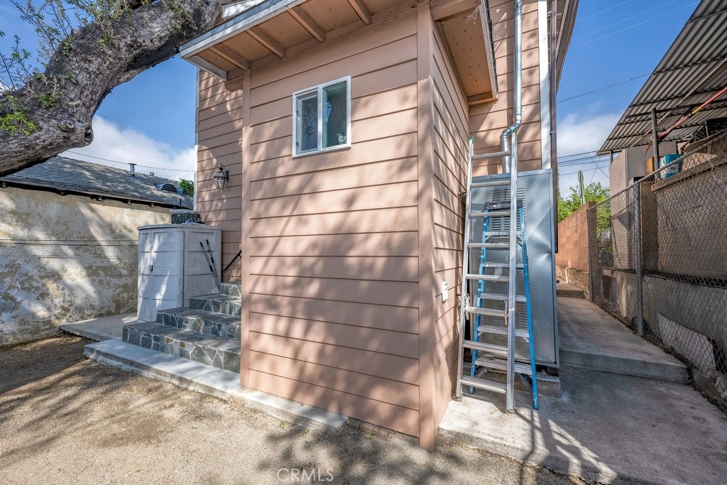 6834 Quinton Lane Tujunga, CA 91042 - Photo 22 of 22 a view of a house with a street