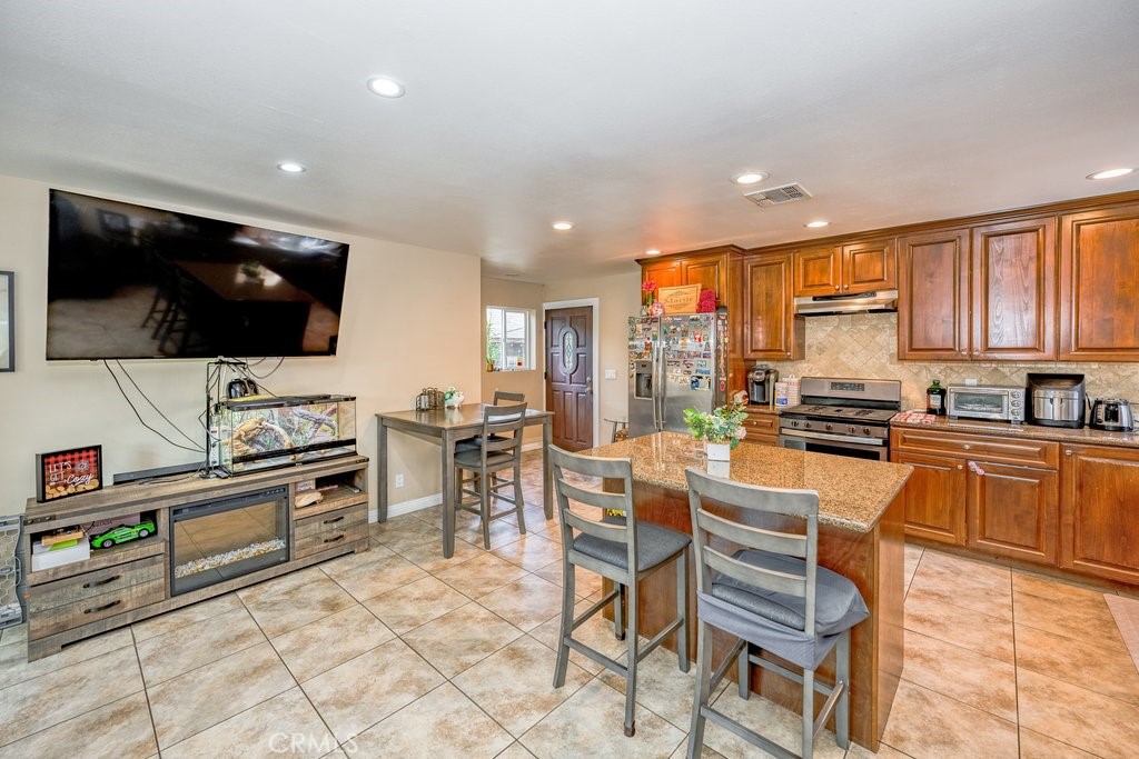 6834 Quinton Lane Tujunga, CA 91042 - Photo 10 of 24