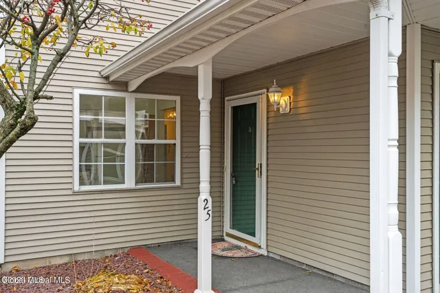 $1,800 | 25 Coralberry Court, Albany, NY 12203