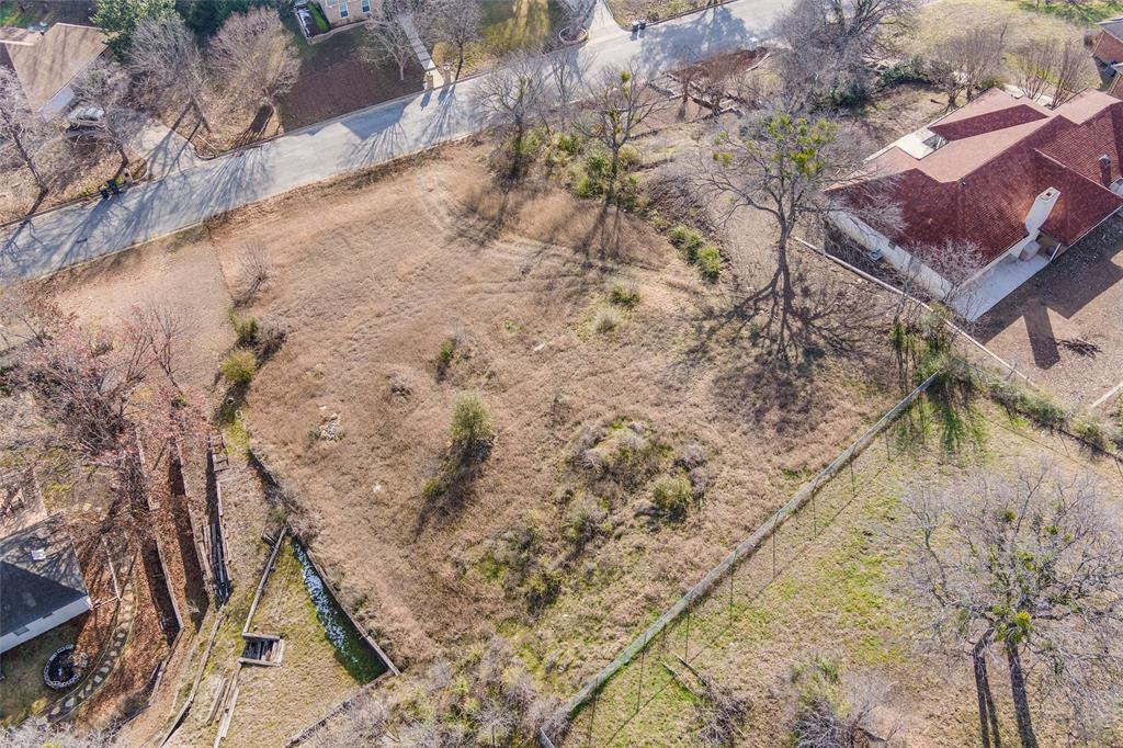 304 Willow Ridge Court Fort Worth, TX 76103 - Photo 5 of 22 a view of pathway