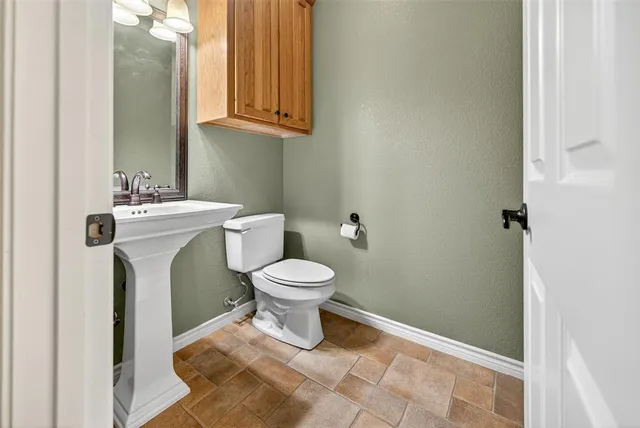 $1,100,000 | 6398 Dorsey Drive, Athens, TX 75752