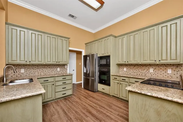 $1,100,000 | 6398 Dorsey Drive, Athens, TX 75752