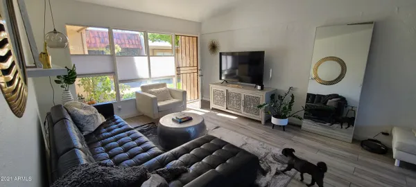 $1,900 | 1320 East Bethany Home Road, Unit 62, Phoenix, AZ 85014