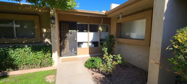 $1,900 | 1320 East Bethany Home Road, Unit 62, Phoenix, AZ 85014