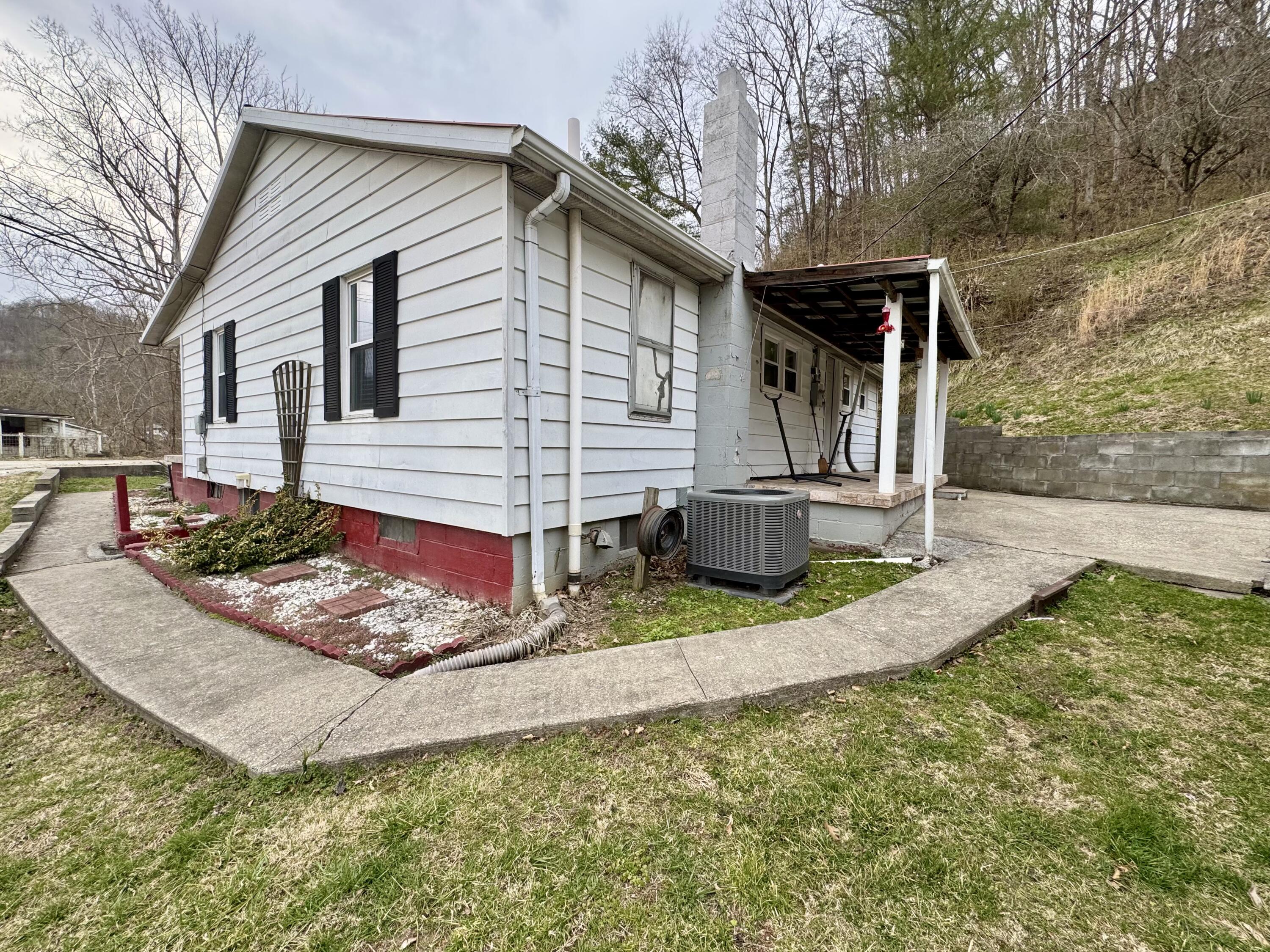 477 Quicksand Road Jackson, KY 41339 - Photo 10 of 51 IMG_6193
