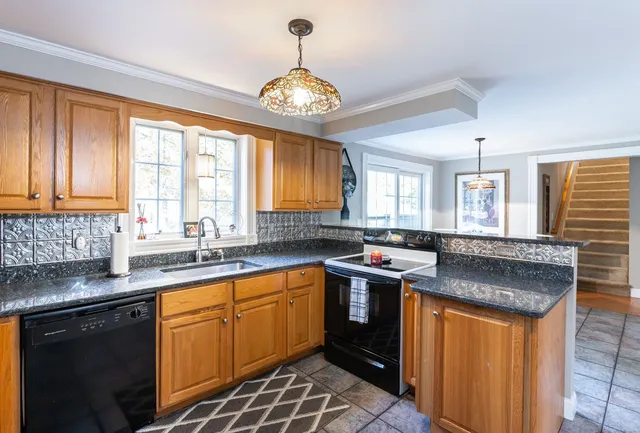 $699,900 | 27 Arabian Way, Chester, NH 03036